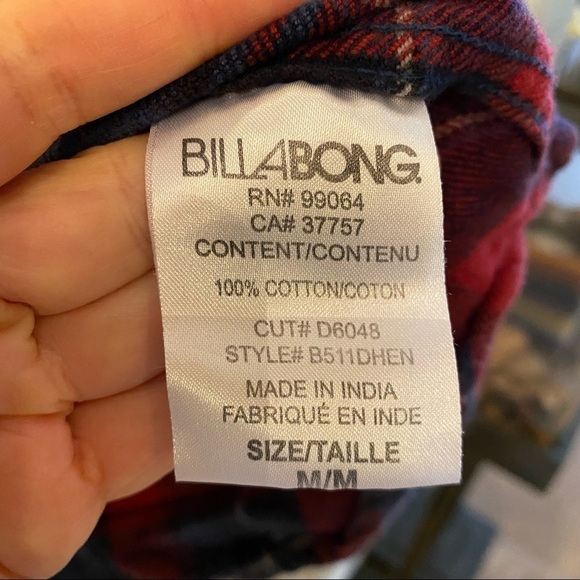 BILLABONG Red Plaid Flannel Buttoned Long Sleeve Top Size Medium - Picture 7 of 8